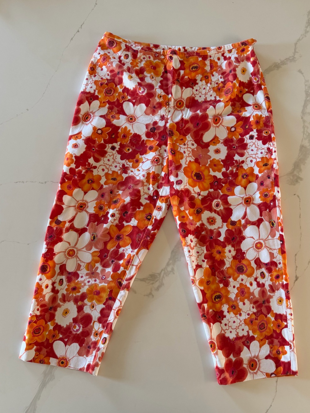 90s Vintage Floral Cotton Capris in Red, Orange & White